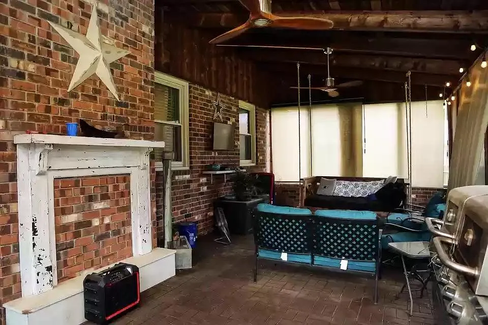 118 Creekwood Dr — Photo 3