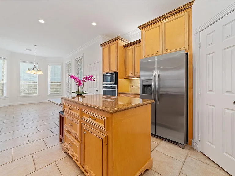 13311 Duke Of York Ln — Photo 14