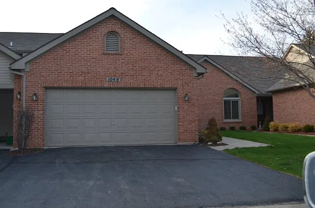 1048 Pinewood Ct photo 1