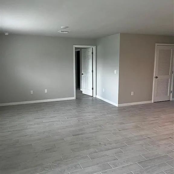 4021 35th St SW — Photo 6