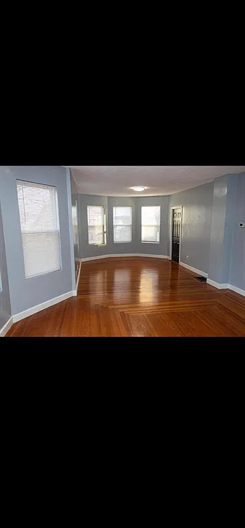 2 bed, 1.0 bath, 1200 sqft, $2,800 — Photo 2