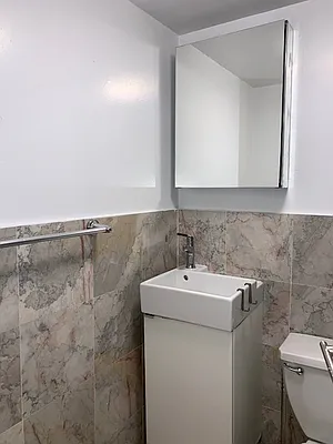 Rented by Chartwell Manhattan Realty | media 4