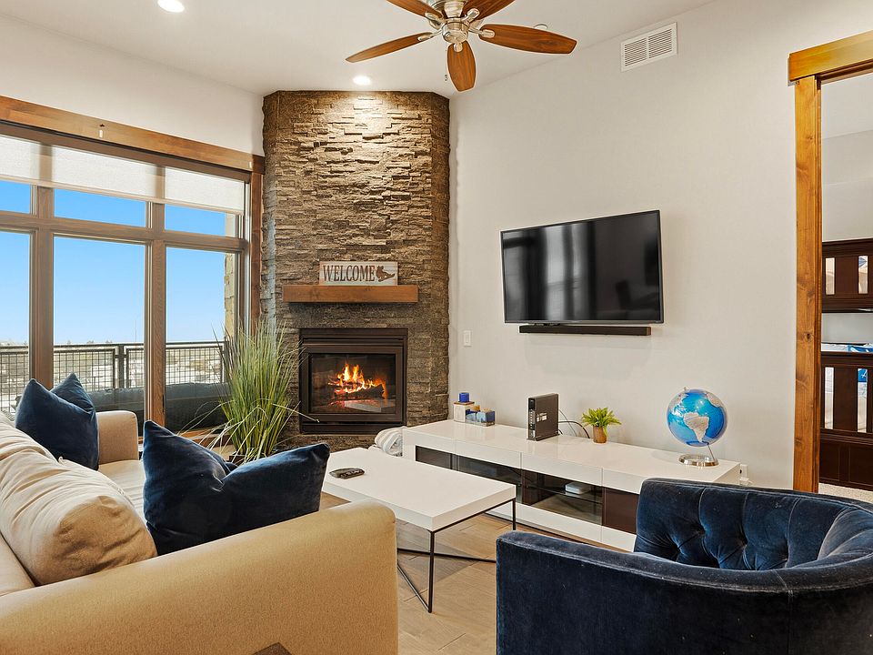 1st image of 3793 Blackstone Dr Unit 2C