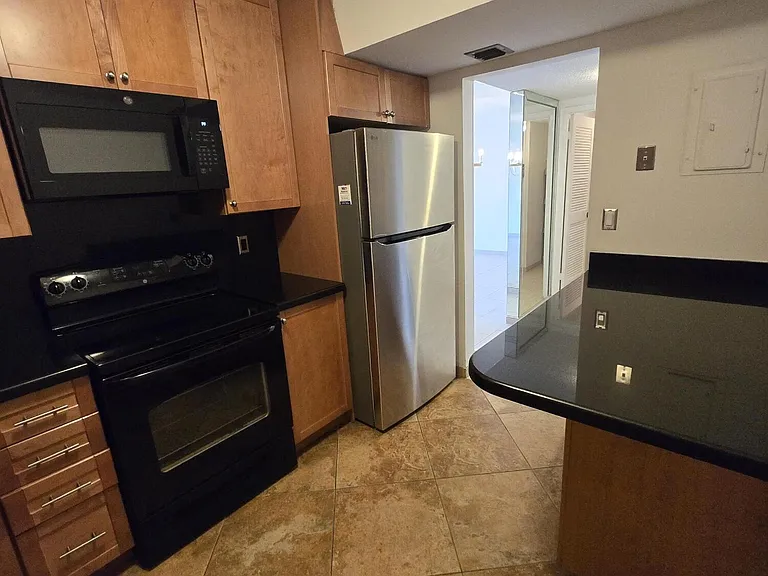 2500 Parkview Dr #412 — Photo 20