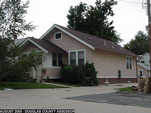 6227 Blondo St Omaha, NE 68104