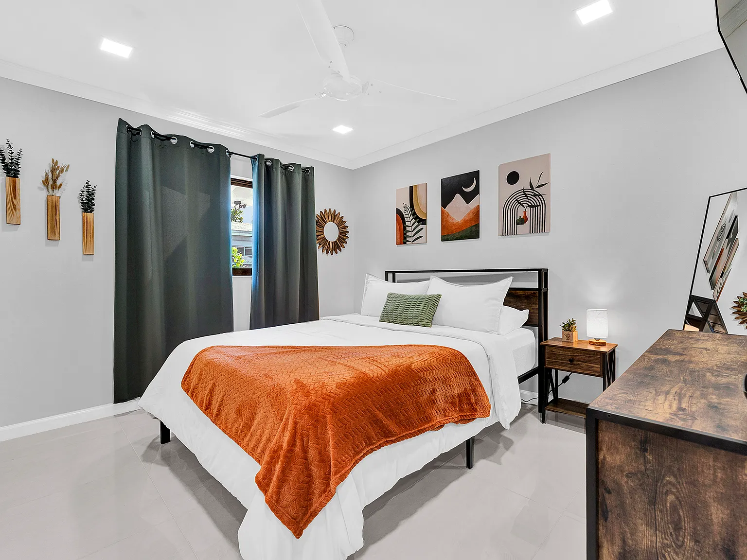 2 bed, 1000 sqft, $3,850 — Photo 3