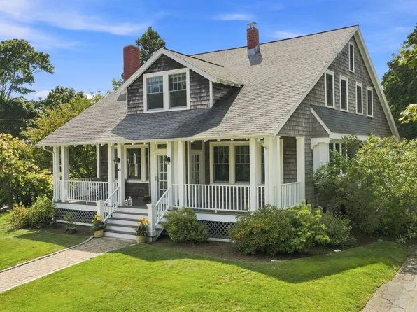 5 Ticehurst Ln, Marblehead, MA 01945