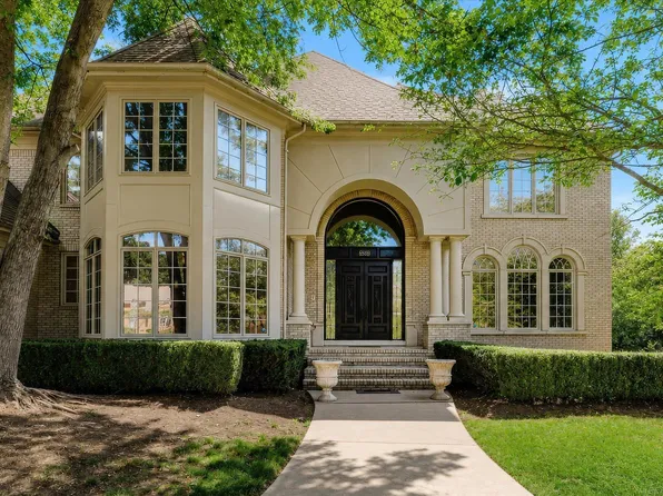 5539 Carrollton Ct, Rochester, MI 48306