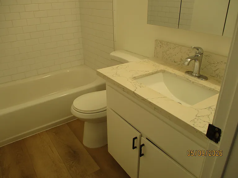 631 E Elk Ave #8 — Photo 14