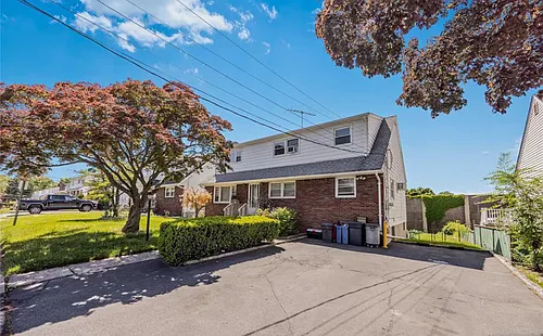 88 Maple Ave Photo 1