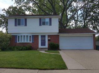 38271 Warwickshire Dr, Sterling Heights, MI 48312