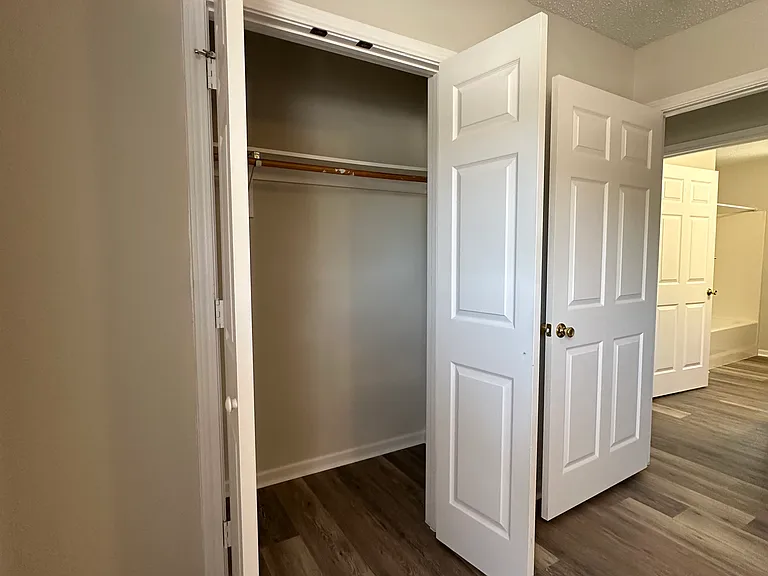 2542 Wilhurt Ave — Photo 10