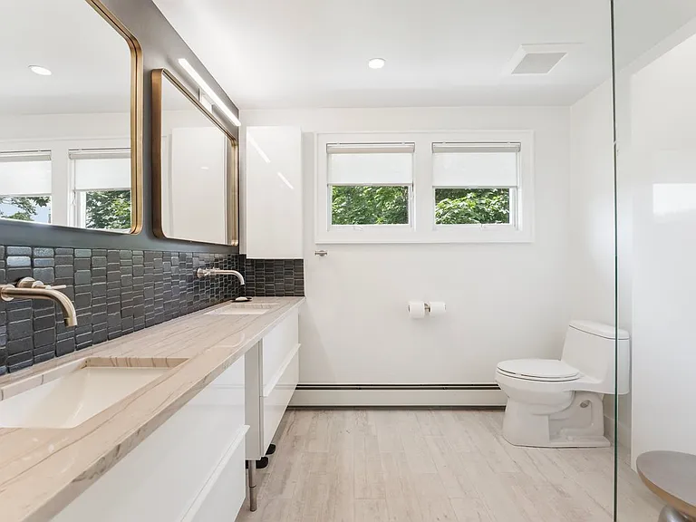 49 Beach Rd — Photo 36