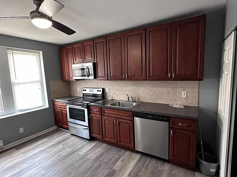 7000 Forrest Ave — Photo 21