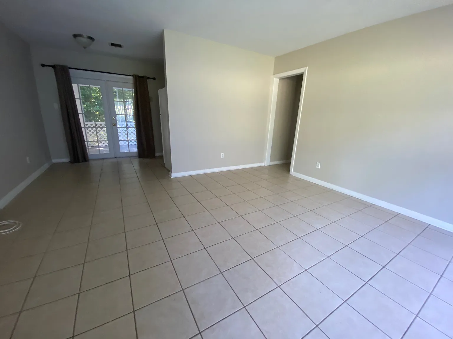 1717 Canterbury Street — Photo 2