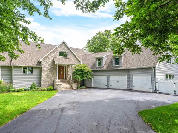 212 Tustin Rd, Fremont, WI 54940