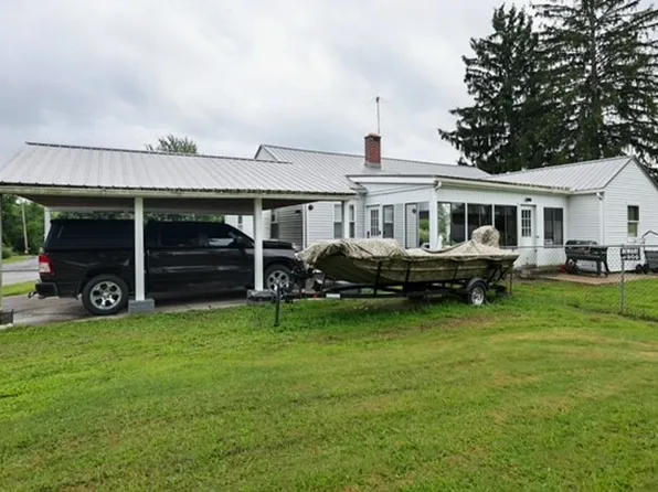 315 S Pine St, Carmichaels, PA 15320