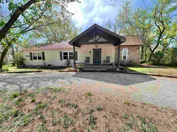 415 N 1st St, Perry, OK 73077