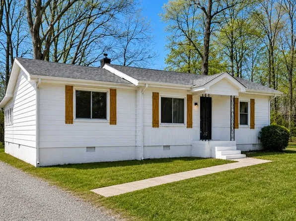 609 Rocky Hill Rd, Clarksville, TN 37042