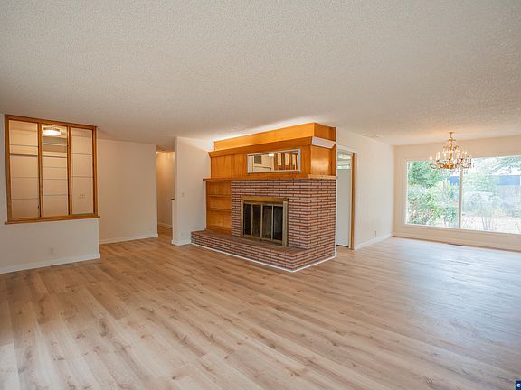 4th image of 680 E Sherman St