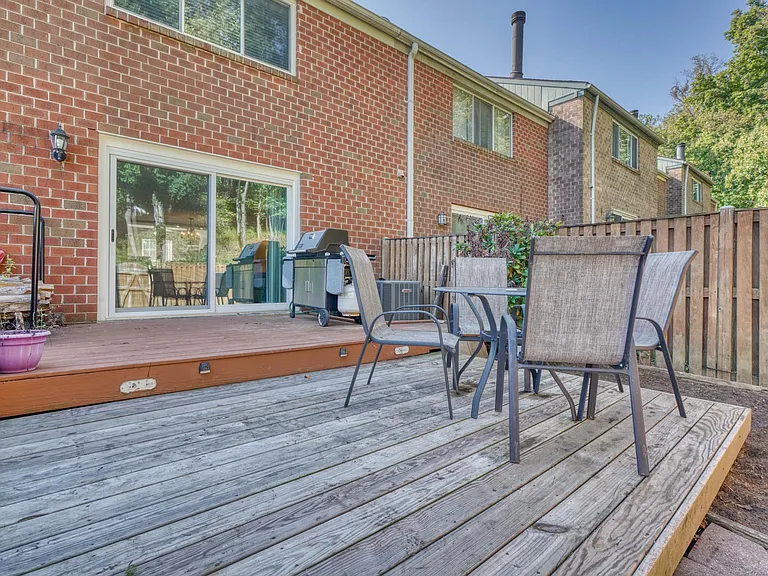 18 Collis Ct — Photo 30