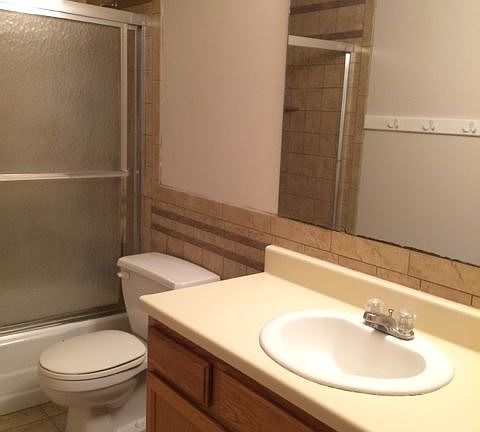 3rd image of 2348 Murphy Dr APT 12