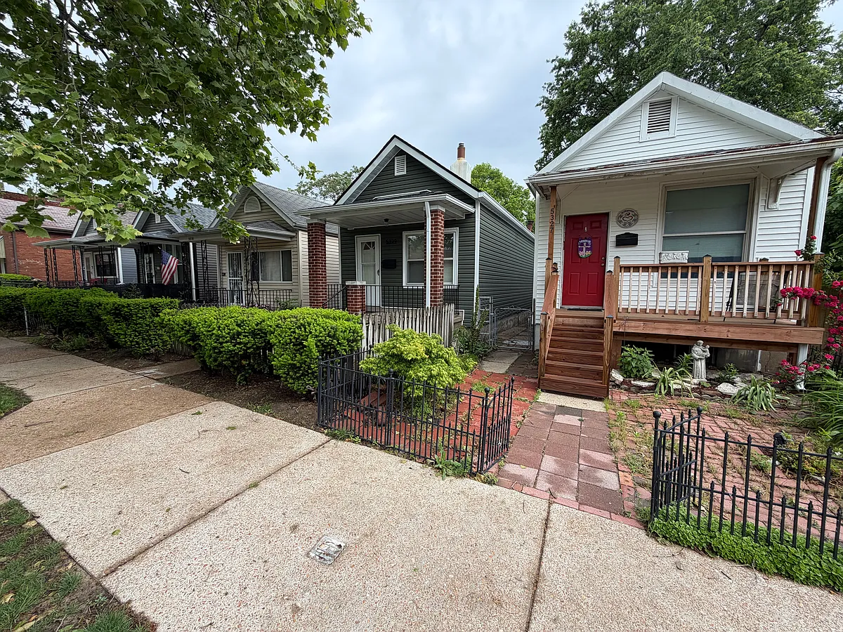 Building Photo - 5329 Arsenal St