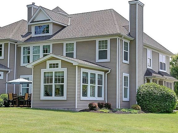 3rd image of 4727 Tradewinds Dr