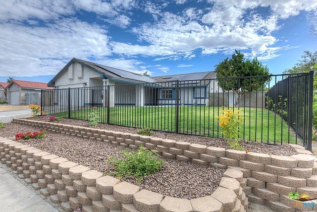 Pristine curb appeal...