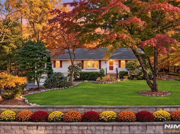 41 Glasgow Terrace, Mahwah, NJ 07430