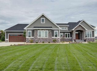 6814 Karolina Way, Sun Prairie, WI 53590