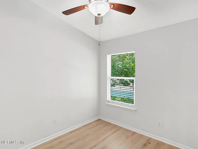 13305 Solar Dr — Photo 12