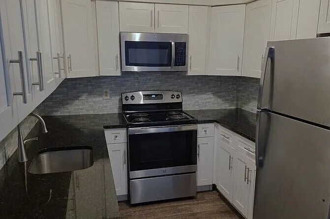 Oak Knoll Apartments — Photo 3