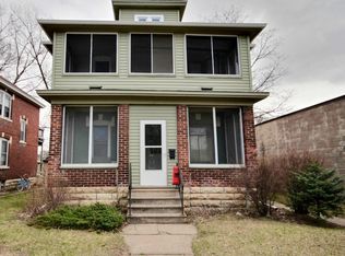 1123 W Ave S, La Crosse, WI 54601