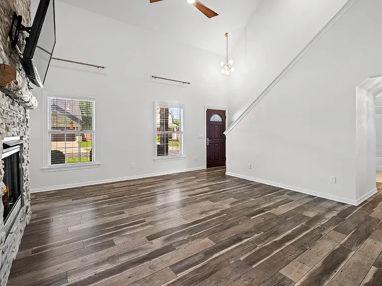 1514 NE Young Ave — Photo 7