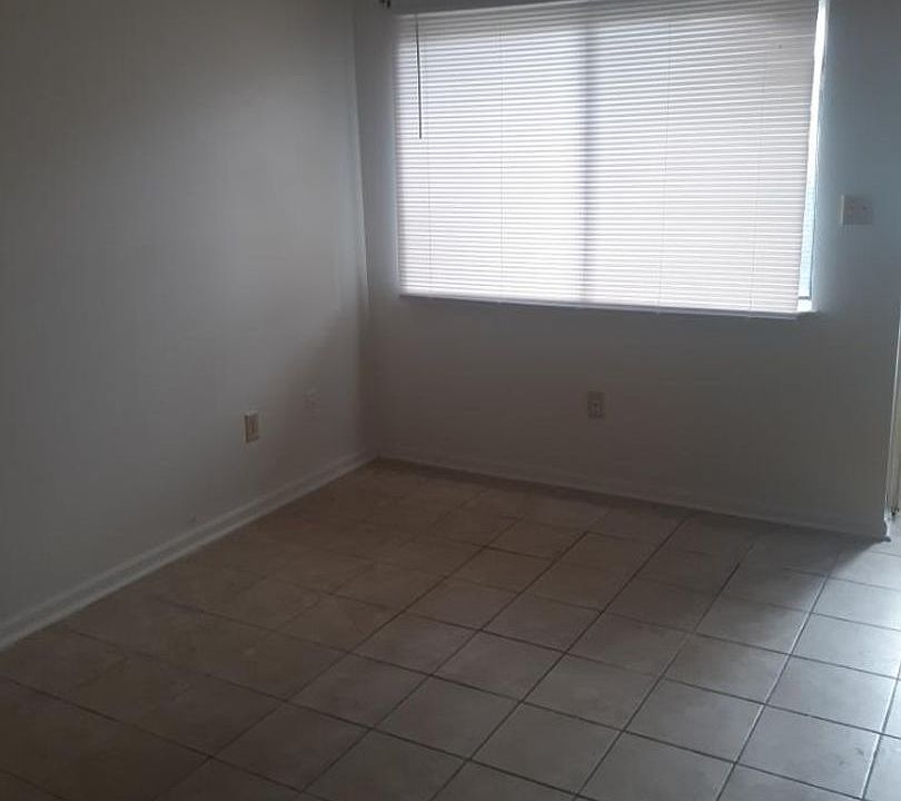 1st image of 1522 Parkway Ct Unit B7