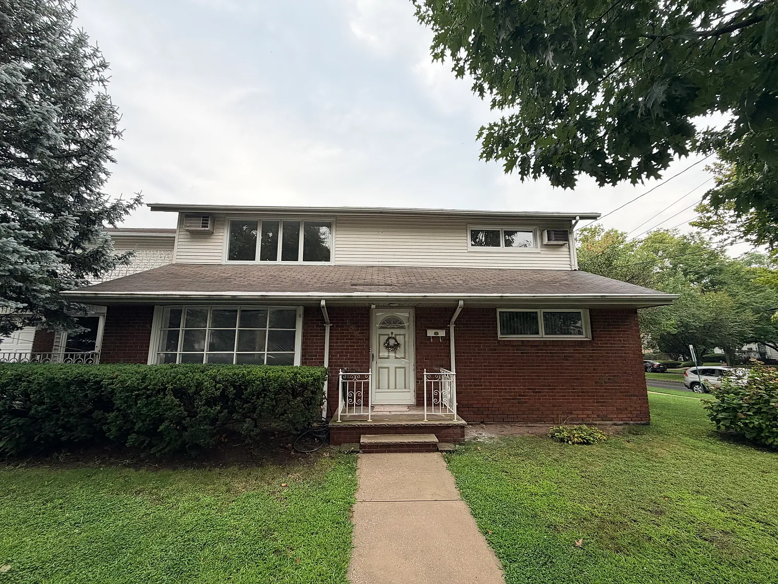 3 bed, 1300 sqft, $3,500 — Photo 2