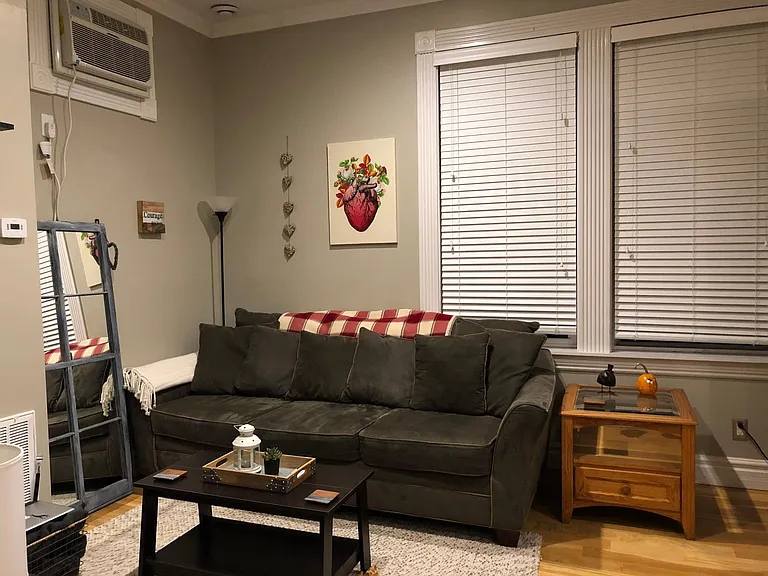 209 E Broadway St #5 — Photo 9