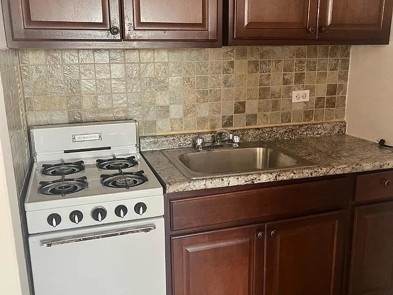 2620 W Berwyn Ave #408 — Photo 3