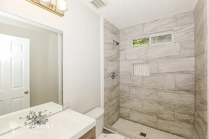 425 Misty Brook Ct — Photo 11