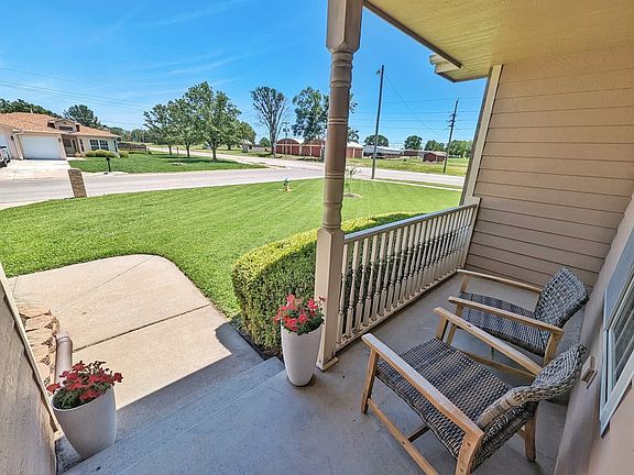 4th image of 658 Seitz Dr