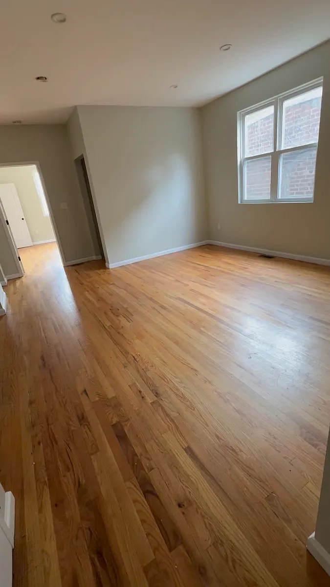 Building Photo - 738 Lyons Ave #1L