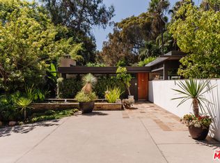 219 Chautauqua Blvd, Pacific Palisades, CA 90272
