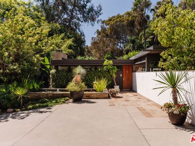 219 Chautauqua Blvd, Pacific Palisades, CA, 90272