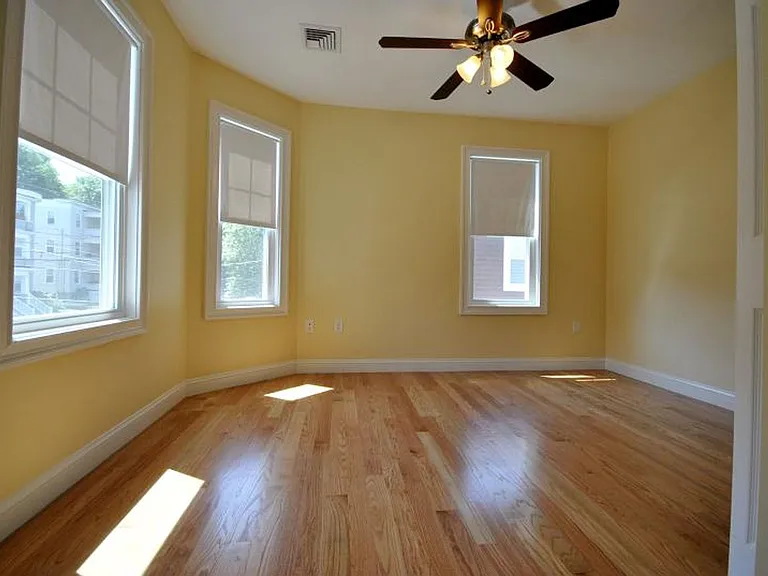 40 Turner St #11 — Photo 2