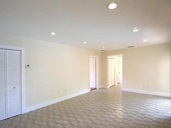 2nd image of 6920 Silver Oak Dr