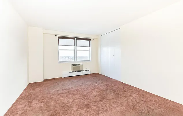 Sold by Re/Max In The City | media 23