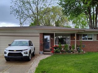 4231 Bieber Dr, Sterling Heights, MI 48310