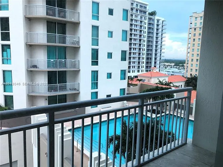 9055 SW 73rd Court Rd #1008 — Photo 3