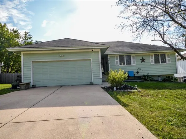 4012 NW Delwood Ct, Blue Springs, MO 64015